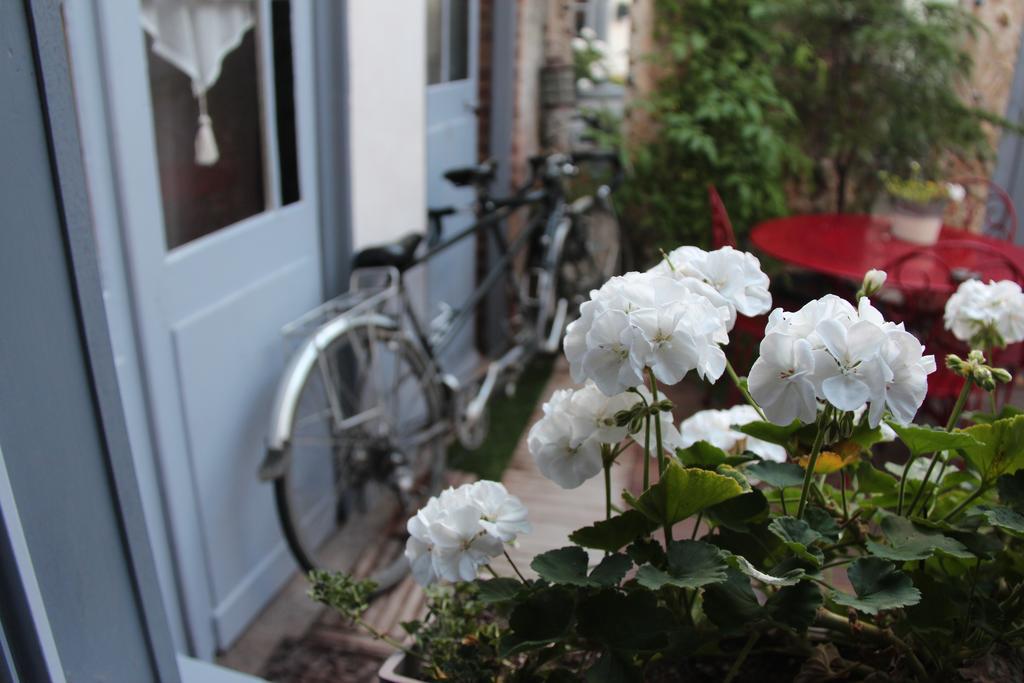 Les Capucines Bed & Breakfast Abbeville Exterior photo